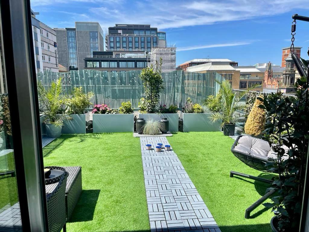 Unique Penthouse With Jacuzzi & Garden Birmingham
